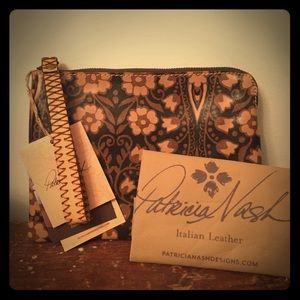 NWT Patricia Nash Clutch